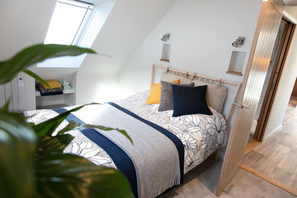 Ferienwohnung The Roost - A Bird'S Eye View In The Countryside Cullompton Exterior foto